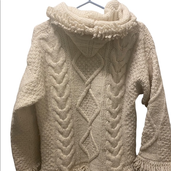 Womens hand knit Wool sweater with hood - Picture 2 of 8